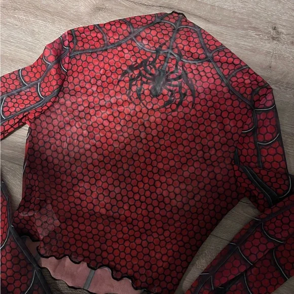 Red Spider Web Mesh Top - Picture 4 of 4